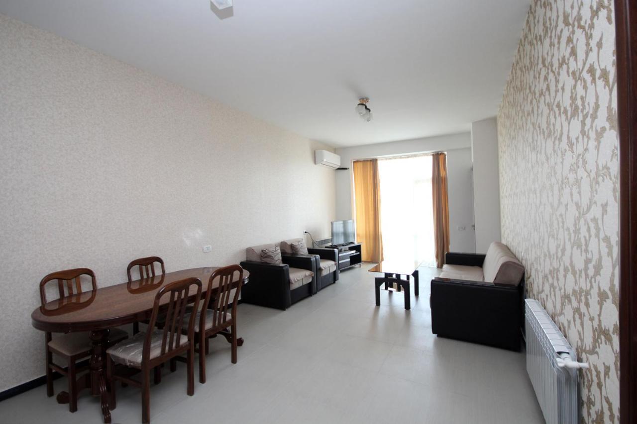 Apartments Emili Ereván Exterior foto
